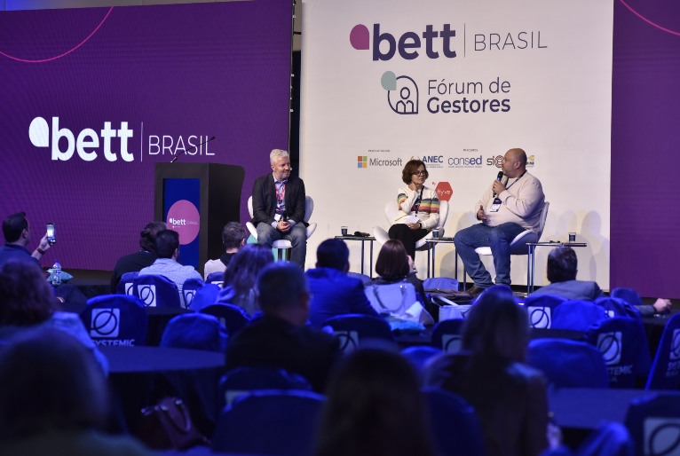 Plano EducAção 10 Anos é apresentado no maior evento sobre educação da América Latina